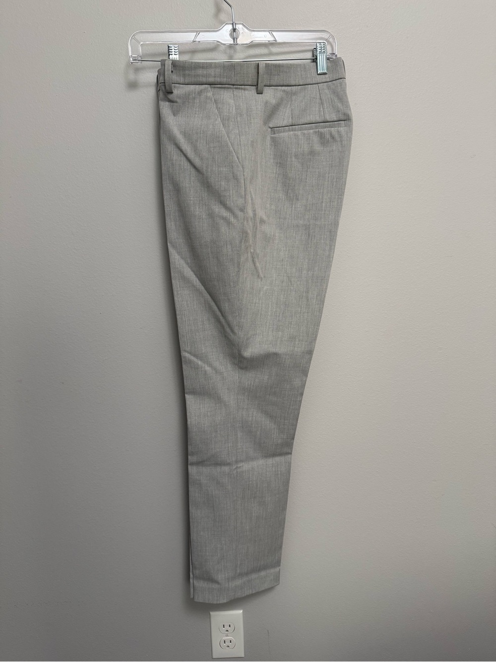 Uniqlo Women's Light Gray Straight Leg Pants